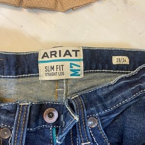 Ariat, dark denim, Slim fit straight leg M7, 28x34.